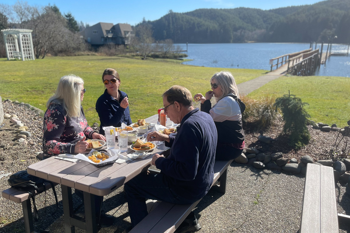 2023TSOC June Lakeside dining