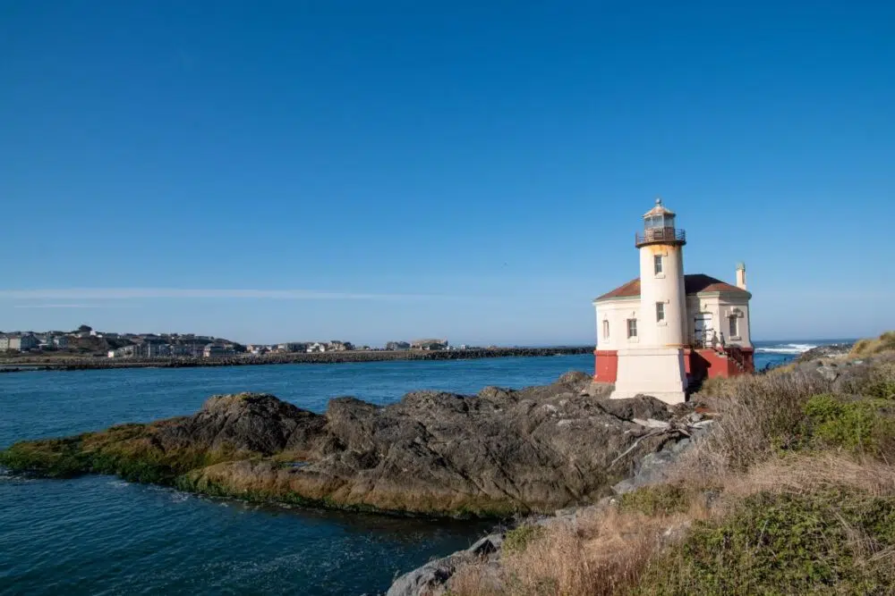 Coquille River Lighthouse 1000x667 jpg